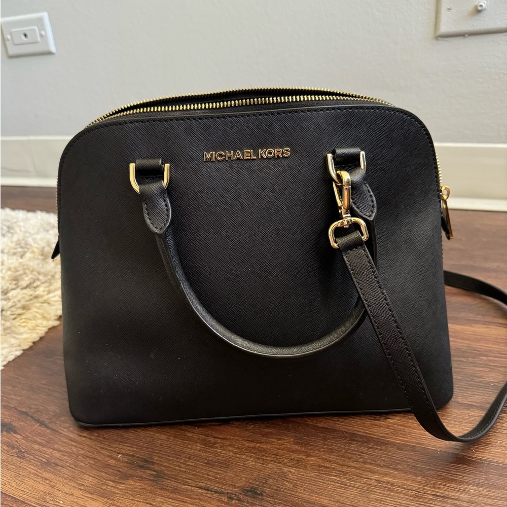 Michael Kors | Jet Set Travel Medium Dome Crossbody Bag - 2019